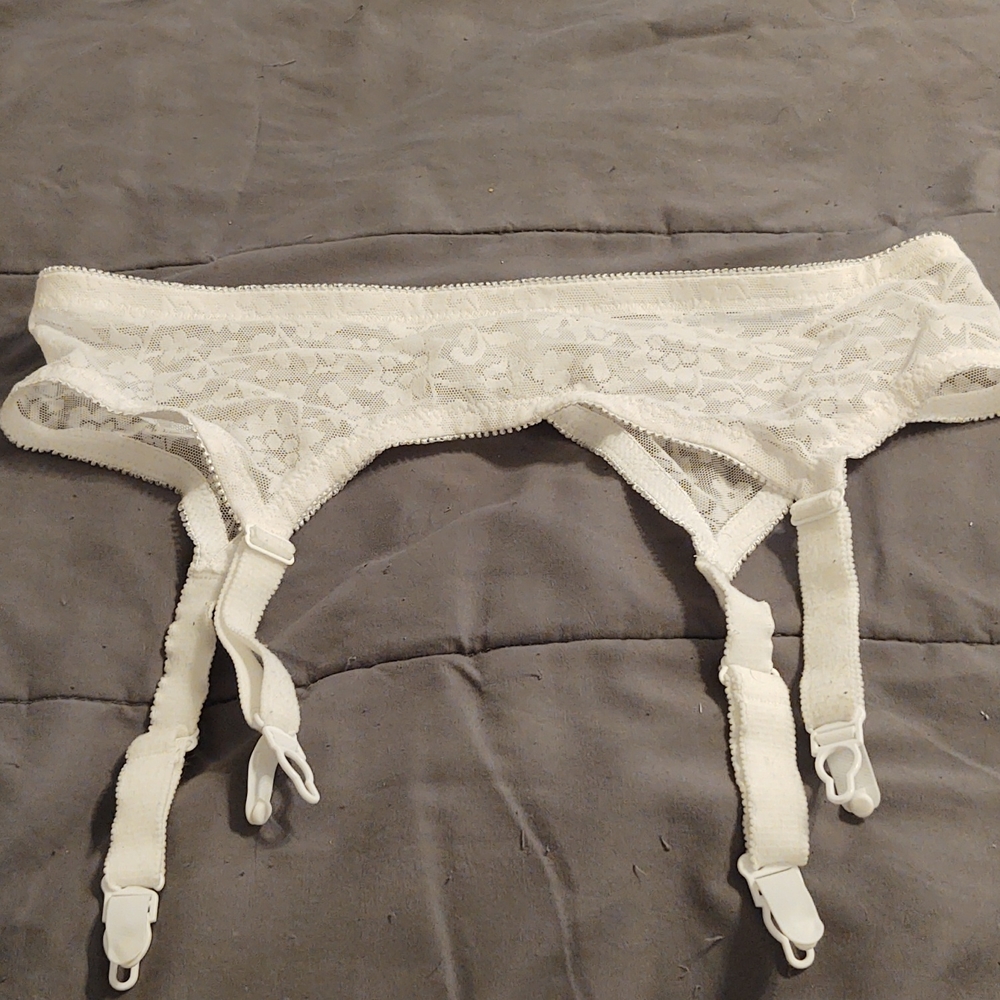 Garter belt
